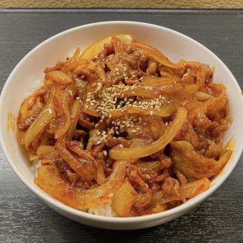 ピリ辛豚肉炒め丼