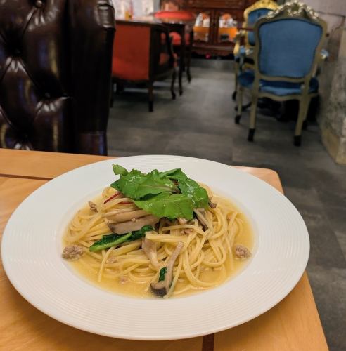 11月のパスタ ~自家製サルシッチャと4種きのこの和風パスタ~ ¥1900(税込)