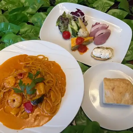 海老と野菜のトマトクリームソースパスタセット