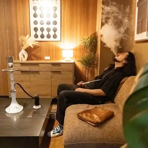 一个高雅的成人空间，邀您体验非凡之旅。