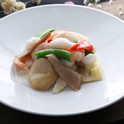 Stir-fried three types of seafood