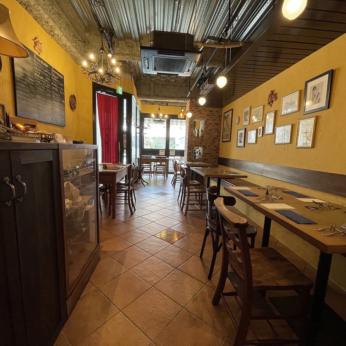 南イタリアの郷土料理と家庭料理、ワインのお店「Ritrovo il mare Gina」