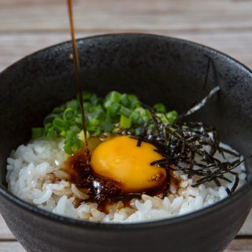 White rice/rice with raw egg