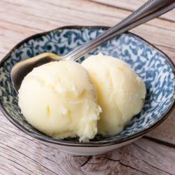 Yuzu sherbet/vanilla ice cream