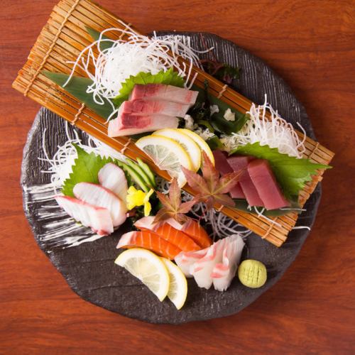 Also sashimi of fresh fresh fish.