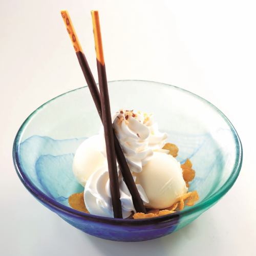 Vanilla ice cream/chestnut ice cream/black sesame ice cream/cassis sherbet