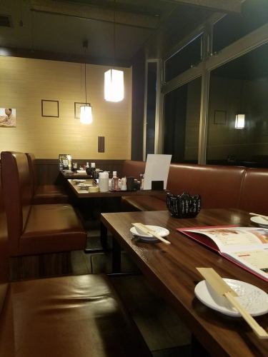 在荒尾店，我們可以承辦最多 20 人的宴會。關於人數、預算、餐點等，請隨時與我們聯絡。非常適合荒尾的派對（荒尾，居酒屋，私人房間，烤雞肉串，無限暢飲，便宜，居酒屋派對）