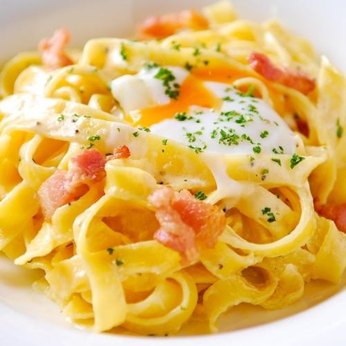 Rich carbonara with thick cut bacon
