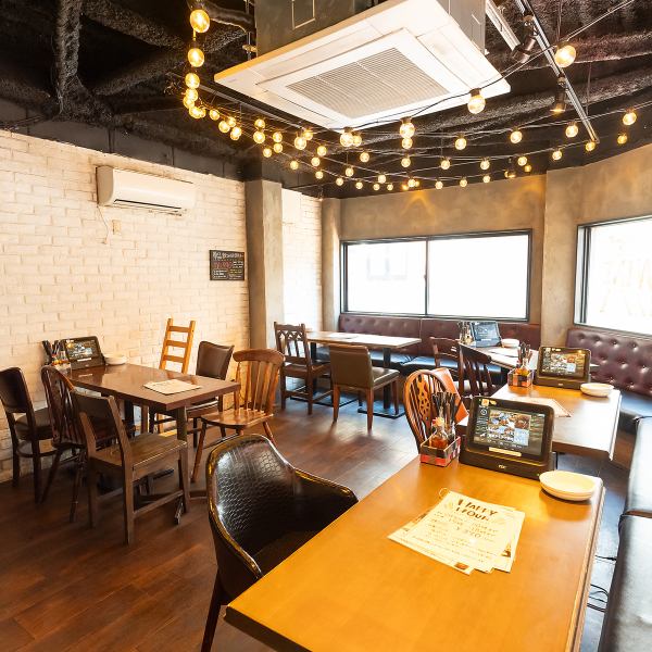 [2nd floor table seats] Enjoy your meal in a spacious space! Easy-to-use table seats.Please use it according to your purpose, such as after work, everyday use, or a large party. If you are looking for Italian food in Machida, please come to CONA Machida. Bar/Italian/Pizza/Wine/Birthday/Girls' Night/Date/Private Party/Welcome Party/Machida