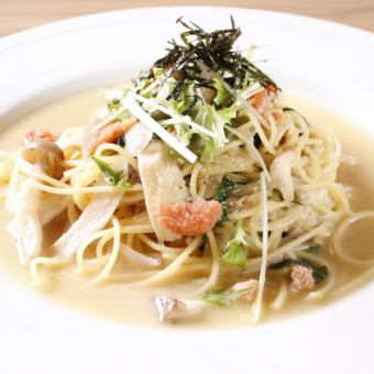 Japanese-style fresh pasta with mentaiko and mushrooms