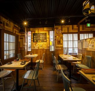 女子会や少人数の飲み会に最適なテーブル席！