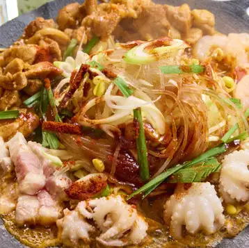 【プリプリ食感のタコと旨辛スープがクセになる本場の味！名物ナッコプセ】