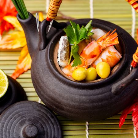 鯛、海老と旬野菜の土瓶蒸し