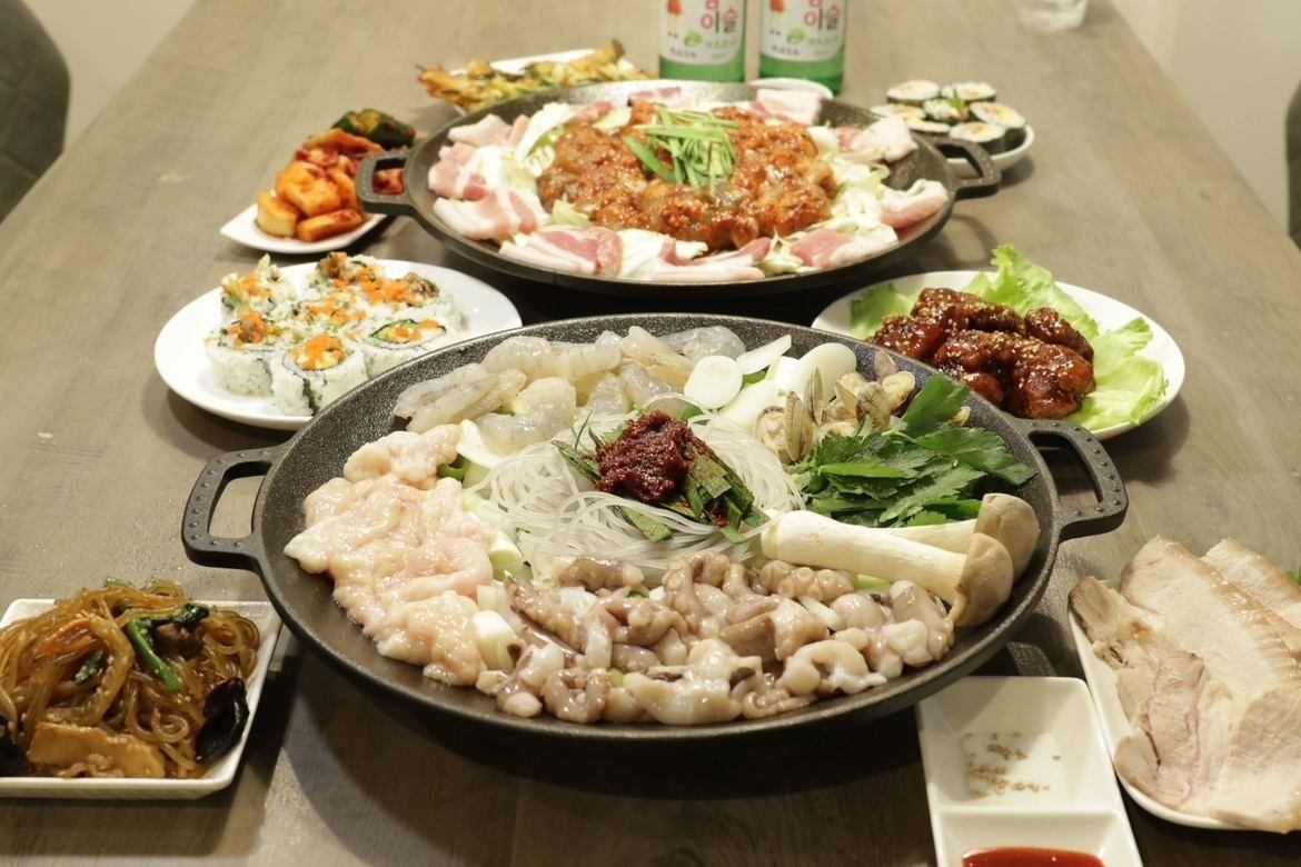 落ち着きのある店内で最高の料理をお召し上がりいただけます。