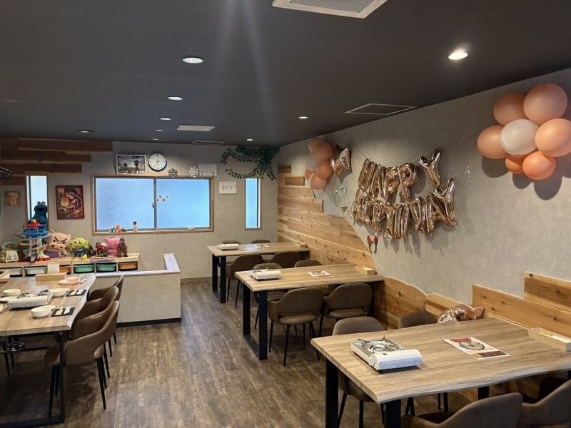 【2F宴会利用も可能◎】2階には広々としたキッズスペースが完備されており、小さなお子様連れのご家族も安心できます。4名掛けのテーブルが3つ、6名掛けのテーブルが1つあり合計で最大20名までご利用可能です。ナッコプセとチュクミ専門店ならではの本格的な味わいを楽しみながら、ゆったりとした時間を過ごせる空間です。