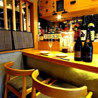 Calm counter seats♪ The counter seats in the open kitchen are perfect for drinking alone.It is also recommended for a relaxing adult date.