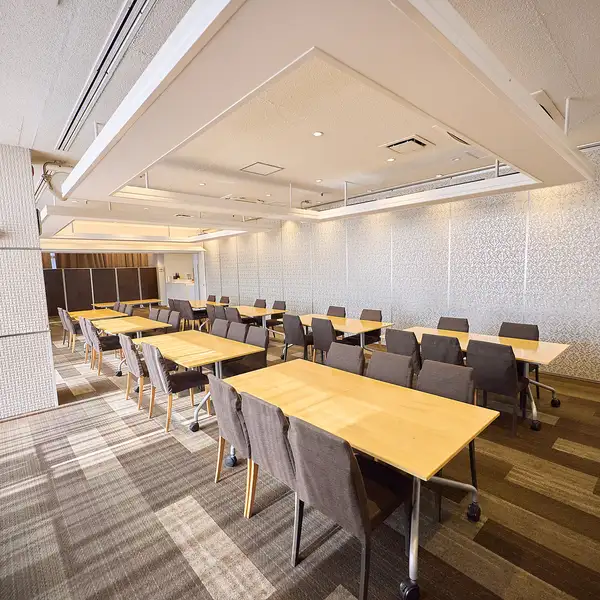 屋内にも会社宴会や歓迎会など多種多様なシーンでご利用いただける宴会場をご用意しております。ご予算や人数、利用用途などお気軽にご相談ください♪
