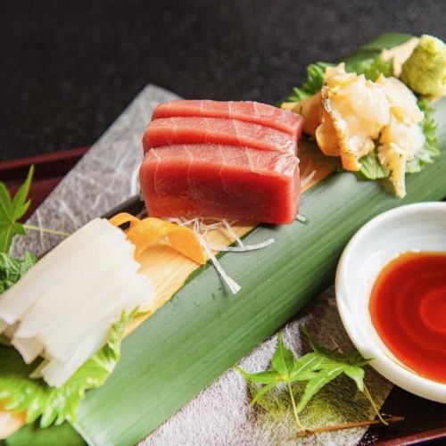 【まずはあき山の鮮度が伝わる海の幸からどうぞ】