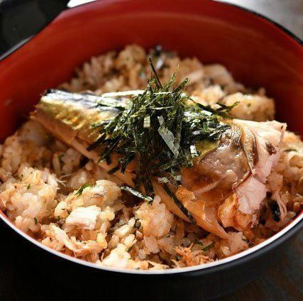 Grilled mackerel rice with delicious dashi broth