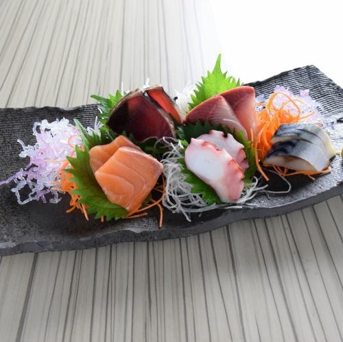 Passionate Sashimi Assortment (5 types)