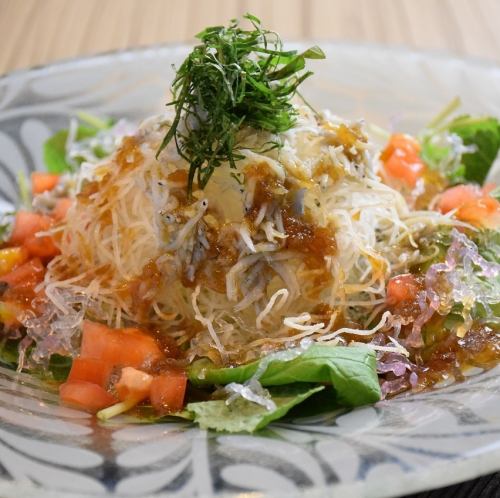 Boiled whitebait and crispy radish salad