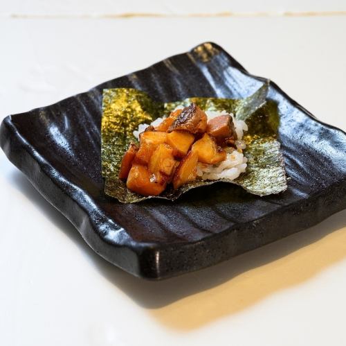 Bite-sized hand-rolled seafood yukke