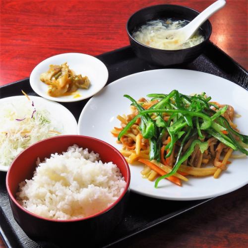 All lunch items 750 yen