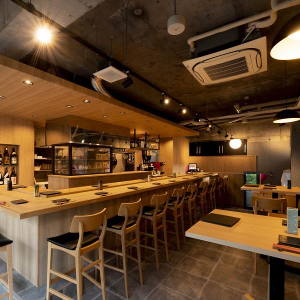 The newly opened "Charcoal Fire Grilled Bird Flame Emperor" on the upper back alley is proud of its modern Japanese atmosphere, and we are fully prepared for corona measures! We are also looking forward to your visit by yourself!