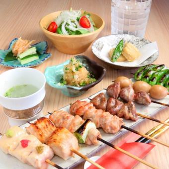 [Entei套餐]只有13道菜，包括8種烤雞肉串，時令名菜，雞湯⇒3500日元