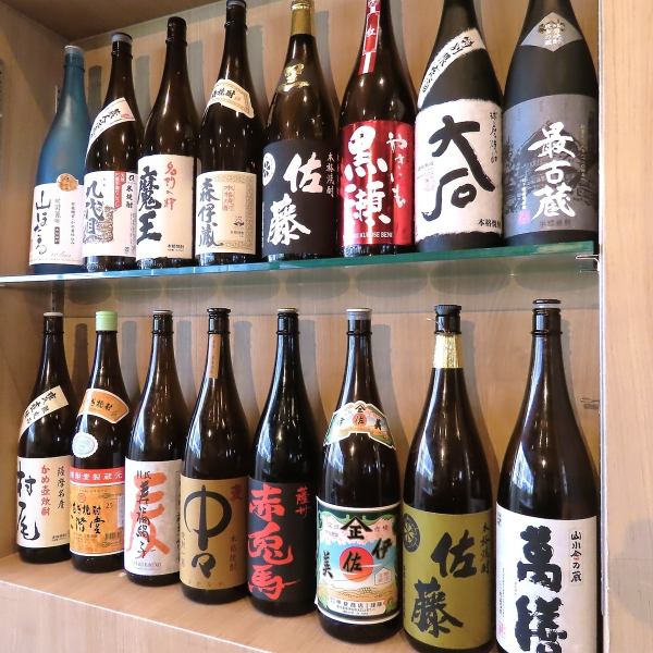 【約40種の日本酒】店主の目利きで旬の日本酒を常に40種程度ご用意しております。月替わりです。