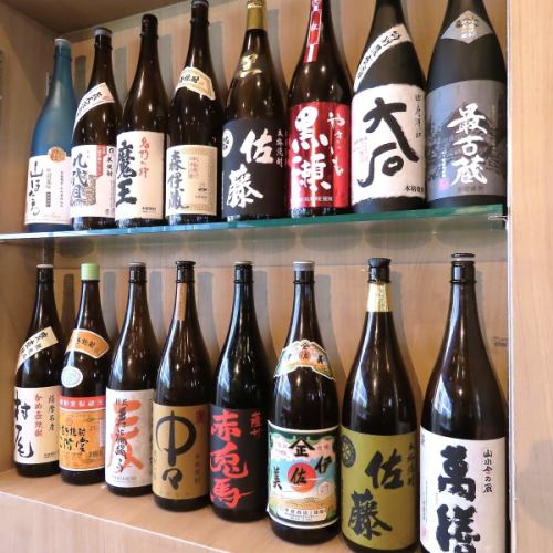 【約40種の日本酒】店主の目利きで旬の日本酒を常に40種程度ご用意しております。月替わりです。
