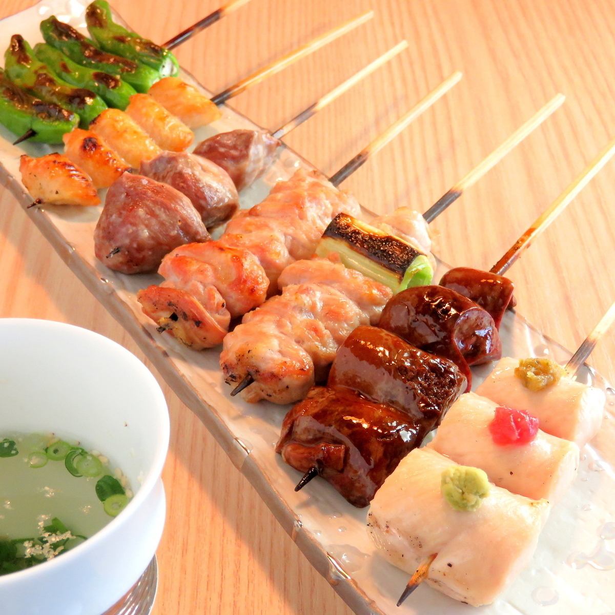 8種類の焼鳥や季節の逸品・鶏スープなど全13品コース⇒3500円♪