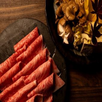 [Sukiyaki hotpot course] Japanese black beef <sirloin, loin, and seasonal flavors>