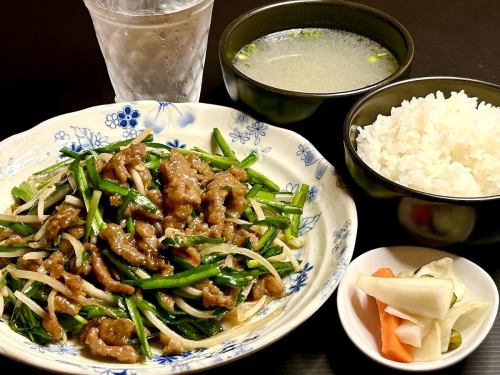 Set meal of stir-fried Ezo venison and chives