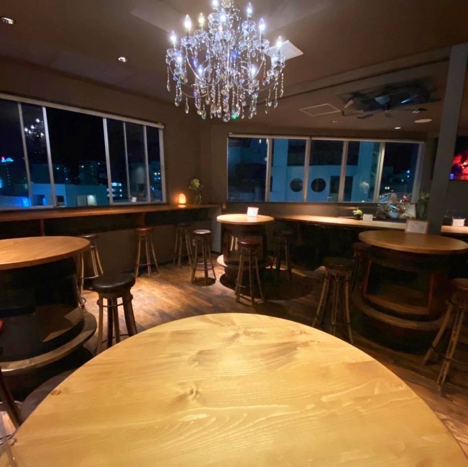 Enjoy the night view and colorful dishes on the top floor of the building ♪ Dining bar [le monde]