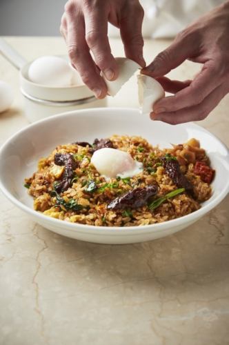 Rich fried rice with beef skirt steak and soft-boiled egg (1 spicy)