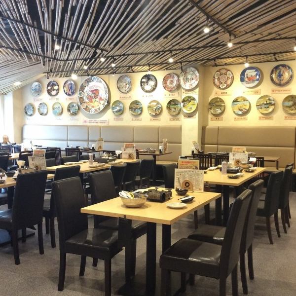 The layout can be changed to suit the number of people, and the entire floor can also be rented out. Spacious table seating.f