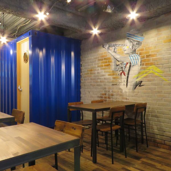 A calm shop with the concept of a port town.The store is named from Le Havre, the port city that boasts the largest container distribution in France.In the port town of Yokohama, enjoy a meal, tea, and sake while relaxing in the Normandy port town where the container looks good.