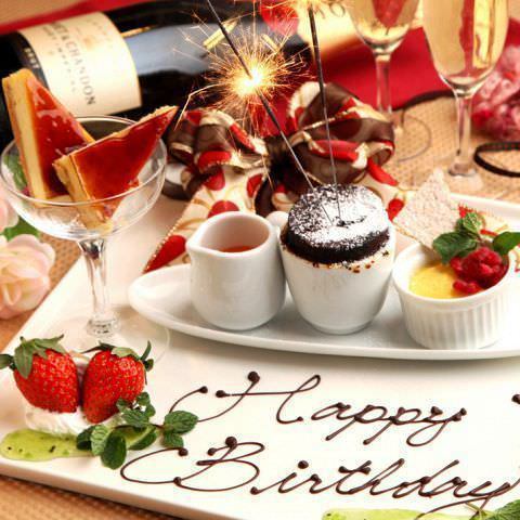 Birthdays and anniversaries♪ We will present our special dessert plate☆