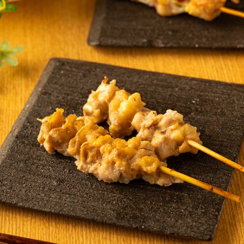 鶏せせり/手ごねつくねの串焼き/豚タン/トントロの串焼き/ソーセージ/豚カシラの串焼き