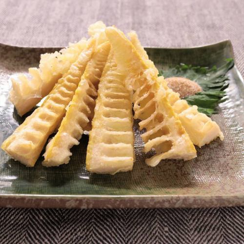 季節感じる筍の天ぷら 天日塩を添えて