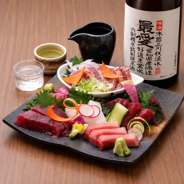 [Directly from Misaki Fishing Port] Enjoy the finest bluefin tuna: fatty tuna, lean tuna, and yukke! A luxurious tasting platter paired with local sake "Saiai"