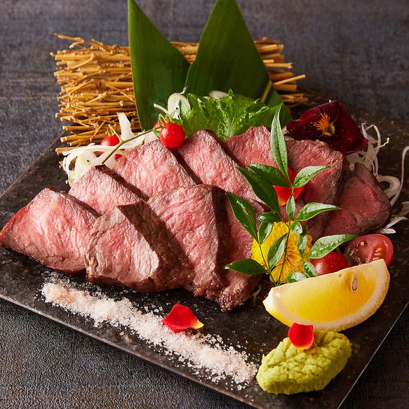 お好みや季節に合わせた数々のラインナップお酒に合う肉料理もご用意
