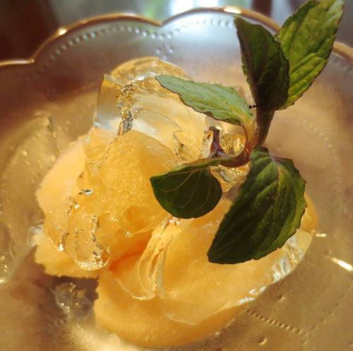 Ruby grapefruit sorbet with wine jelly