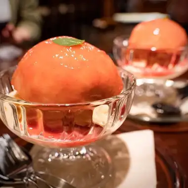 今年も始まりました!当店の看板スイーツ「ピーチメルバ」