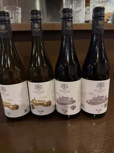 신착 와인 안내 🍷
4월 와인회 「중앙 유럽」에서 취급한 헝가리 와인의 빨강과 흰색.재입하했습니다!

벌써, 이쪽도 4월 납품시보다 1개당 330엔의 가격 인상입니다.매입에 가서, 야채를 사는 것만으로도 아무튼 느낌이 듭니다만. .

정말, 에게츠없이 높은 💧

날씨에 축복받은 점심은 호조로, 그 후, 정화조의 청소를 마하로 완료해, 매입 4채, 은행, 전기가게를 1시간에 끝내고, 다시 오픈.

벌써 18시라도 💦
오늘의 정화조의 청소도 와인회가 가깝기 때문에, 강행했습니다만, 10/4 와인회까지 10일을 끊었습니다!

다가오면 정말 바빠지지 않는다.
요리도 자료도 완벽하게 완성되었습니다만, 후, 5 프레임 빈이 있습니다.이 10 일 동안 묻어 버리면 내 장력이 더욱 올라갑니다!

와서 ❤️
와인 파티의 요리 맛은 완벽하지만, 당일 20 명이 넘는 와인 파티 🍷 발효 반죽 마무리 작업을 다시 수행하고 싶기 때문에 오늘 오전에 코카를 넣었습니다!

하지만.너무 바빠서.
위에 토핑하고 싶은 그릴 야채를 지금 지금 마침내
만들기 시작해, 내일부터의 제공일까?😓

꼭 신규 엔트리를 기다리고 있습니다!
☎️0542510807

♯르모만 시즈오카
♯시즈오카 와인 바
♯ 와인과 디저트
♯와인회