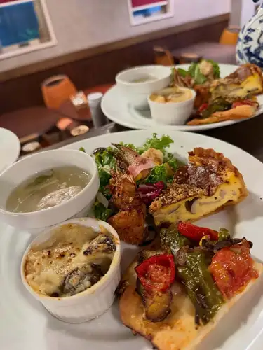 9月26日のプレートランチ🎶
8名様の提供は終えてます!
タイミングの合う方は是非に❤️
☎️0542510807
♯ルモマン静岡
♯静岡ワインバー
♯ワインとスイーツ
♯ゲリラランチ