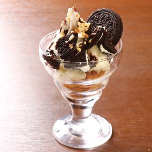 chocolate cookie parfait