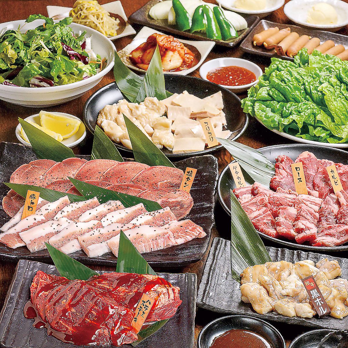 [Many all-you-can-drink courses include draft beer!] Motsu nabe is also recommended as a yakiniku course for parties.