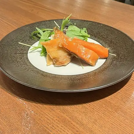 希少部位! スモークサーモンのカマ